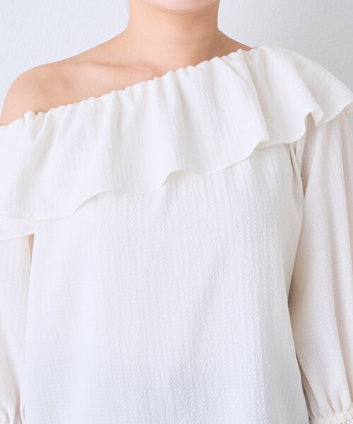La boutique BonBon(ラブティックボンボン)の「【程よい肌見せ】アシメワンショルブラウス(シャツ/ブラウス・レディース・ネイビー/バイオレット/オフホワイト・FREE)」の13枚目の写真