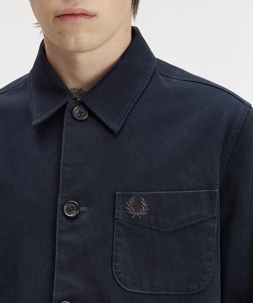 FRED PERRY（フレッドペリー）の「Bedford Cord Overshirt／ベッドフォードコーデュロイオーバーシャツ（シャツ/ブラウス・メンズ・ネイビー・M/L/S）」の7枚目の写真