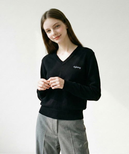 SOUP(スープ)の「Vネック刺繍ニット(SC2LKF1)(ニット/セーター・レディース・チャコールグレー/ブラック/アイボリー・55/66)」の5枚目の写真