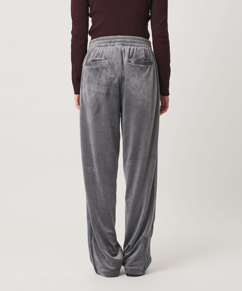 adidas Originals(アディダスオリジナルス)の「【別注】<adidas Originals>ファイヤーバード ベロアトラックパンツ(その他パンツ・レディース・ダークグレー・XXS/XS/S)」の7枚目の写真