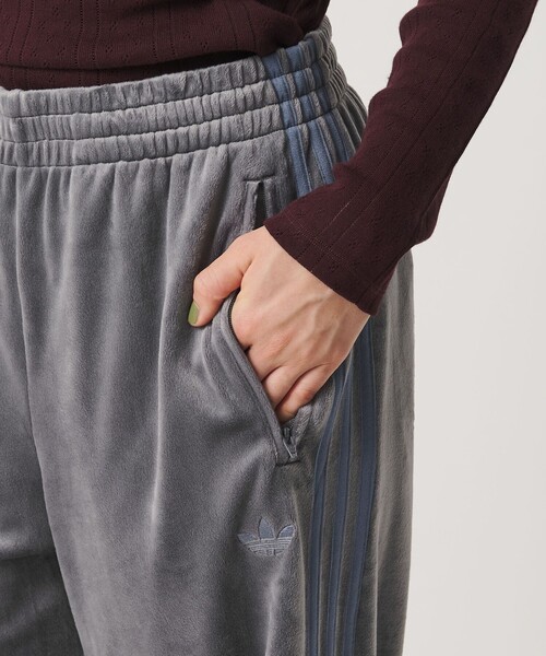adidas Originals(アディダスオリジナルス)の「【別注】<adidas Originals>ファイヤーバード ベロアトラックパンツ(その他パンツ・レディース・ダークグレー・XXS/XS/S)」の10枚目の写真