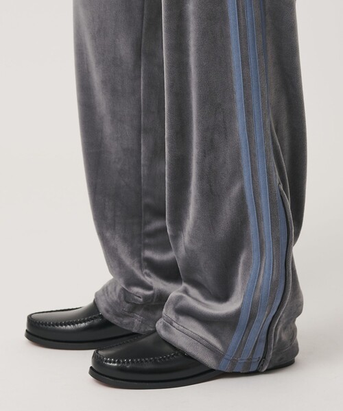 adidas Originals(アディダスオリジナルス)の「【別注】<adidas Originals>ファイヤーバード ベロアトラックパンツ(その他パンツ・レディース・ダークグレー・XXS/XS/S)」の11枚目の写真