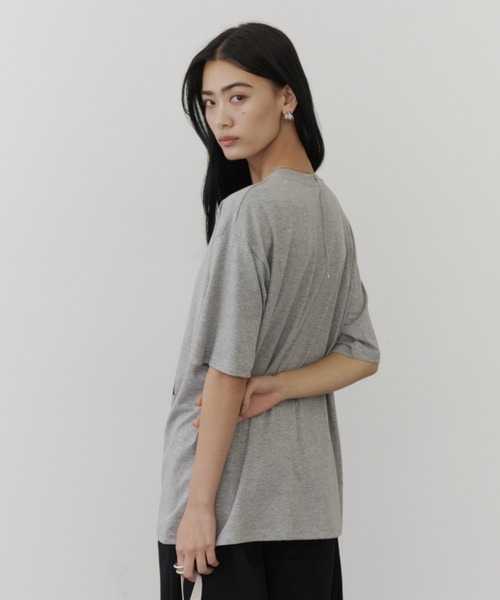 DFFUR.（ディフル）の「ルーズシルエットアートフォトTシャツ（Tシャツ/カットソー・レディース・グレー/ピンク/チャコールグレー・FREE）」の13枚目の写真