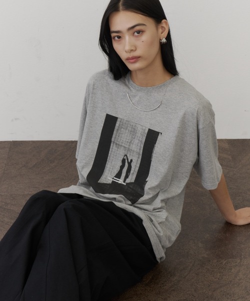 DFFUR.（ディフル）の「ルーズシルエットアートフォトTシャツ（Tシャツ/カットソー・レディース・グレー/ピンク/チャコールグレー・FREE）」の14枚目の写真