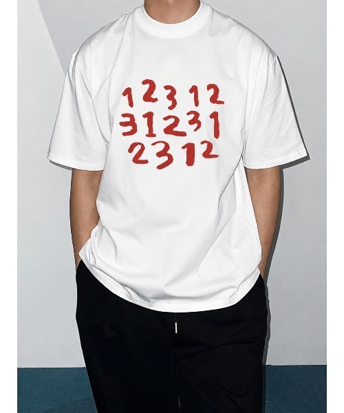 FreeZone(フリーゾーン)の「ハンドライティングナンバープリント オーバーサイズTシャツ(Tシャツ/カットソー・メンズ・グレー/ホワイト/ベージュ・F)」の2枚目の写真
