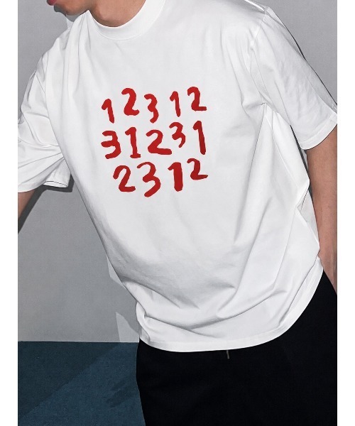 FreeZone(フリーゾーン)の「ハンドライティングナンバープリント オーバーサイズTシャツ(Tシャツ/カットソー・メンズ・グレー/ホワイト/ベージュ・F)」の7枚目の写真