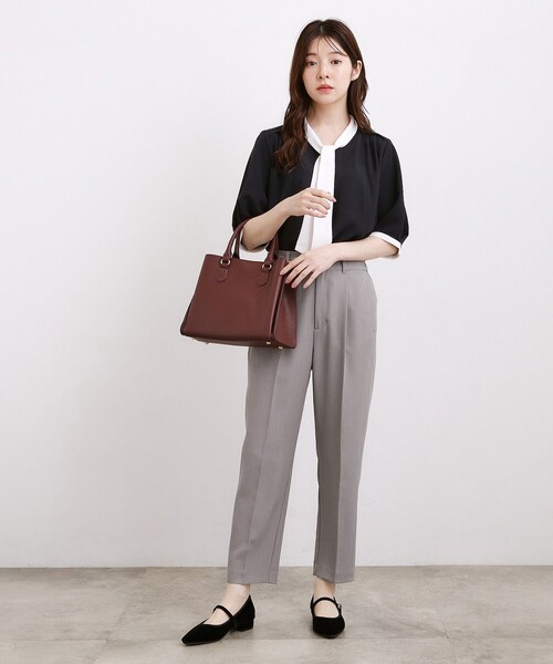 grove(グローブ)の「【接触冷感・UVカットetc】センタープレス取れにくいテーパードパンツ(その他パンツ・レディース・ブラウン系その他/グレー/ブラック・02/01/05/04/03)」の5枚目の写真