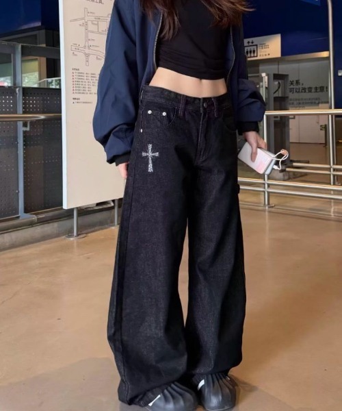 ViViDAY(ビビデー)の「レオパードクロス×スターモチーフ ワイドデニムパンツ(デニムパンツ・レディース・ブラック・S/M)」の14枚目の写真