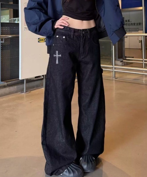 ViViDAY(ビビデー)の「レオパードクロス×スターモチーフ ワイドデニムパンツ(デニムパンツ・レディース・ブラック・S/M)」の15枚目の写真
