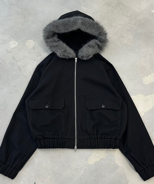 MandO(エムオー)(エムオー)の「【ユニセックス】ウールライクフードファーパーカー/ブルゾン(ブルゾン・メンズ・ブラウン/チャコールグレー/ボルドー/オフホワイト/ブラック/ブラック系その他・MEDIUM/LARGE)」の4枚目の写真