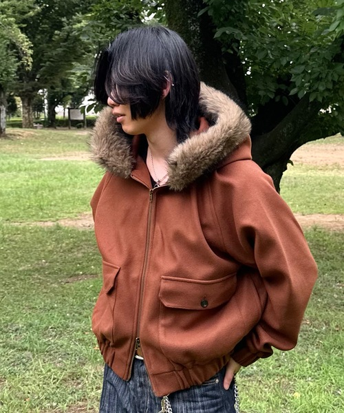 MandO(エムオー)(エムオー)の「【ユニセックス】ウールライクフードファーパーカー/ブルゾン(ブルゾン・メンズ・ブラウン/チャコールグレー/ボルドー/オフホワイト/ブラック/ブラック系その他・MEDIUM/LARGE)」の5枚目の写真
