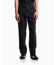【エンポリオ アルマーニ】ルーズフィットジーンズ J73 デニム ロゴ入りターンアップ