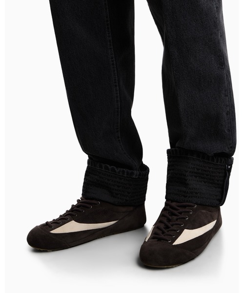 EMPORIO ARMANI(エンポリオアルマーニ)の「【エンポリオ アルマーニ】ルーズフィットジーンズ J73 デニム ロゴ入りターンアップ(デニムパンツ・メンズ・グレー・32inch/28inch/36inch/27inch/33inch)」の2枚目の写真