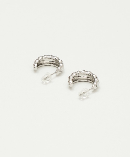 AJUGA.(アジュガ)の「ボールドリッジフープピアス(ピアス(両耳用)・レディース・シルバー/ゴールド・ONE SIZE)」の6枚目の写真
