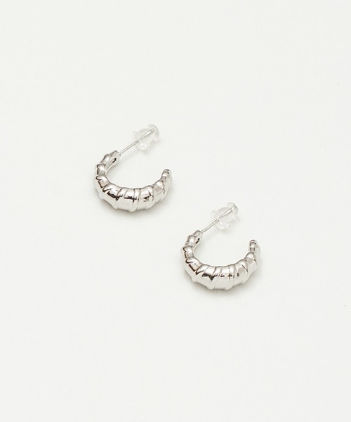 AJUGA.(アジュガ)の「ボールドリッジフープピアス(ピアス(両耳用)・レディース・シルバー/ゴールド・ONE SIZE)」の13枚目の写真