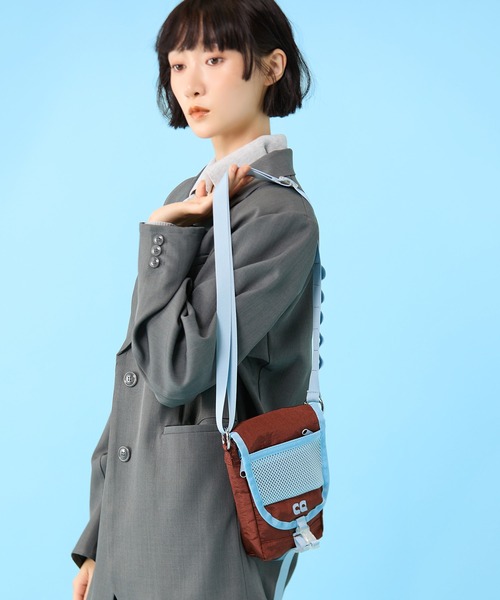 Casselini(キャセリーニ)の「Casselini(キャセリーニ)ナイロンスマホポシェット(ショルダーバッグ・レディース・ピンク/ブラウン/ブラック・FREE)」の2枚目の写真