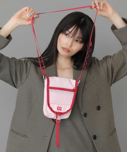 Casselini(キャセリーニ)の「Casselini(キャセリーニ)ナイロンスマホポシェット(ショルダーバッグ・レディース・ピンク/ブラウン/ブラック・FREE)」の3枚目の写真