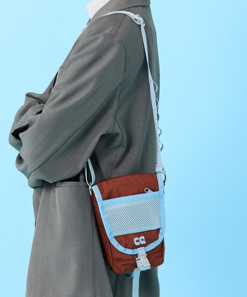 Casselini(キャセリーニ)の「Casselini(キャセリーニ)ナイロンスマホポシェット(ショルダーバッグ・レディース・ピンク/ブラウン/ブラック・FREE)」の4枚目の写真