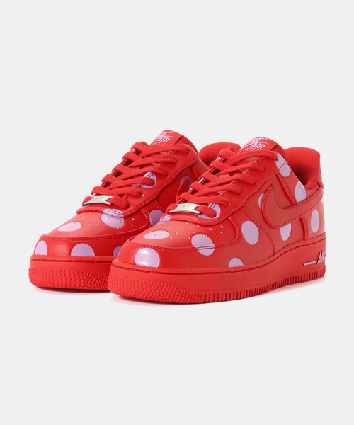 NIKE(ナイキ)の「NIKE WMNS AIR FORCE 1 '07 IR8647-600(スニーカー・レディース・レッド・25cm/24.5cm/24cm/23.5cm/23cm/22.5cm)」の7枚目の写真