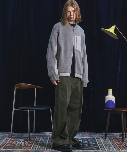 MAISON SPECIAL（メゾンスペシャル）の「《UNISEX》異素材ドッキングプライムオーバークルーネックニットブルゾン/Mixed Materials Docking Prime-Over Crew Neck Knit Sweater Blouson【MAISON SPECIAL/メゾンスペシャル】（カーディガン/ボレロ・メンズ・グレイッシュベージュ/チャコールグレー/ブラック・0/2/1）」の4枚目の写真