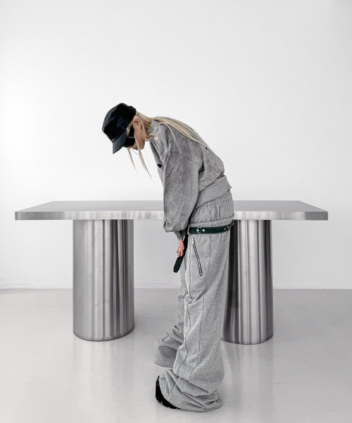 ROARINGRAD(ロアリングラド)の「レイヤードウエストスウェットパンツ グレー(その他パンツ・レディース・その他・MEDIUM/LARGE)」の5枚目の写真