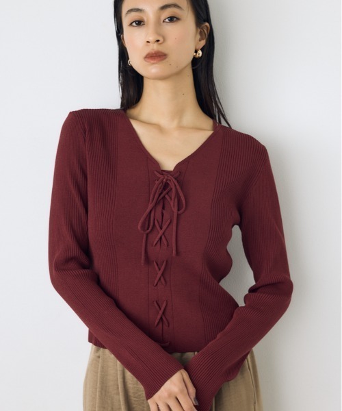 AZUL by moussy（アズールバイマウジー）の「フェイクレイヤードレースアップニット 秋服　冬服　春服　デザインニット（ニット/セーター・レディース・ブラック/ボルドー/ライトグレー・FREE）」の3枚目の写真