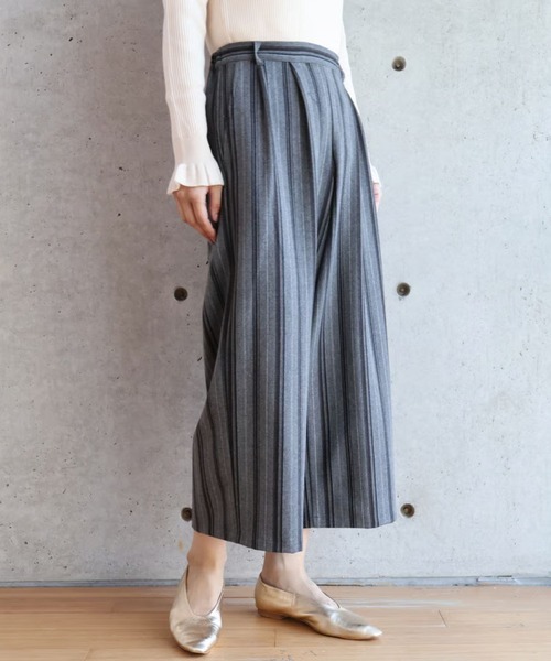 etre relie(エトレリー)の「尾州TRストライプワイドパンツ(その他パンツ・レディース・グレー系その他/ダークグレー・SMALL/MEDIUM)」の6枚目の写真
