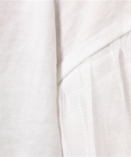 earth music&ecology(アースミュージックアンドエコロジー)の「袖チュールドッキングプルオーバー(Tシャツ/カットソー・レディース・オフホワイト/ブラック/ライトピンク/サックスブルー・FREE)」の10枚目の写真