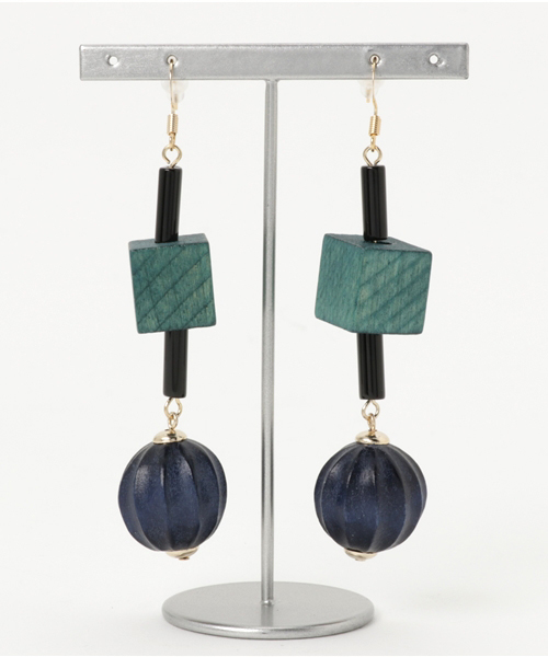 SMELLY(スメリー)の「SMELLY ボリュームピアス(ピアス(両耳用)・レディース・その他1/その他2/その他3・ONE)」の2枚目の写真