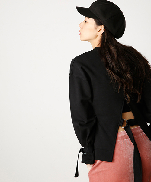 MOUSSY（マウジー）の「BACK STRAP SWEAT TOP（Tシャツ/カットソー・レディース・トップグレー/ブラック/ライトカーキ・FREE）」の2枚目の写真