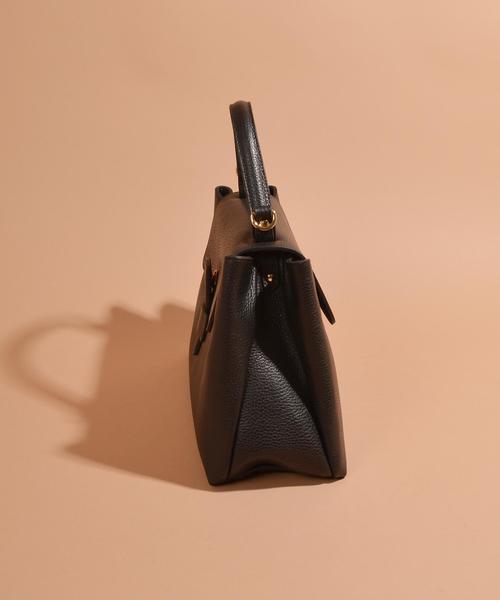 SHIPS(シップス)の「Carol J.:フラップ1ハンドルバッグ◇(ボストンバッグ・レディース・ブラック/グレー・ONE SIZE)」の5枚目の写真