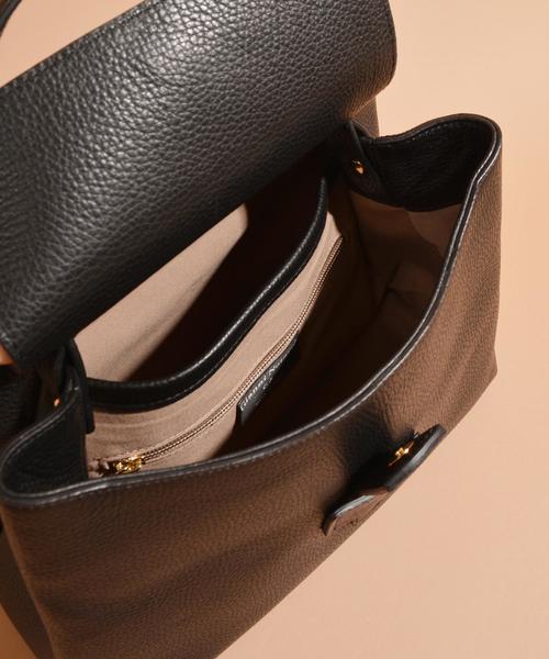SHIPS(シップス)の「Carol J.:フラップ1ハンドルバッグ◇(ボストンバッグ・レディース・ブラック/グレー・ONE SIZE)」の9枚目の写真