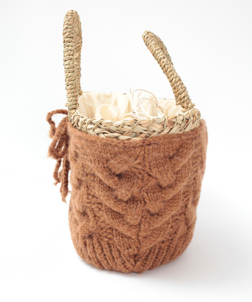 titivate（ティティベイト）の「ｹｰﾌﾞﾙ編みﾆｯﾄｶｺﾞﾊﾞｯｸﾞ（かごバッグ・レディース・ブラック/グレー/ブラウン/ベージュ/ピンク・FREE）」の7枚目の写真