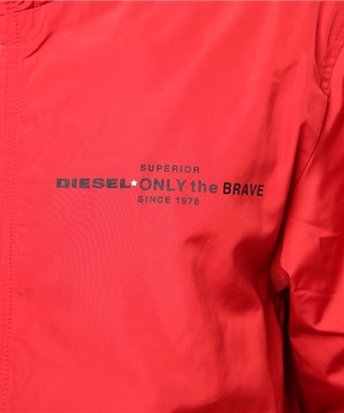 DIESEL（ディーゼル）の「00S84U0LAPH（ナイロンジャケット・メンズ・ブラック/レッド・SMALL/MEDIUM/LARGE/X-LARGE/XX-LARGE/X-SMALL）」の12枚目の写真