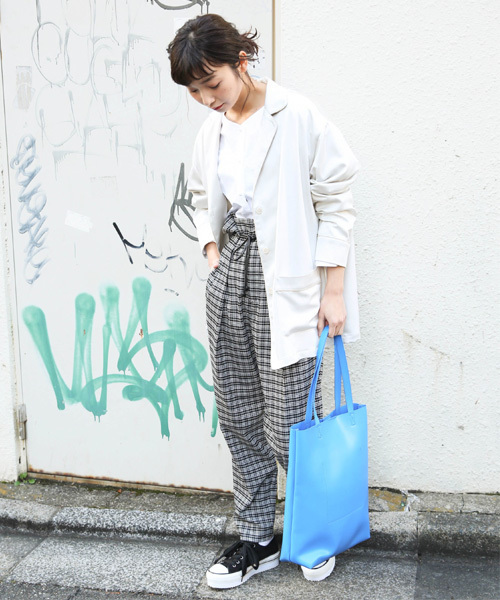 LOWRYS FARM（ローリーズファーム）の「ＦＬトート　781060 （トートバッグ・レディース・ブラック/ブルー/ホワイト・FREE）」の9枚目の写真