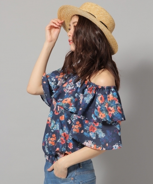 Andemiu（アンデミュウ）の「ラッフルフラワーブラウス785913（シャツ/ブラウス・レディース・ネイビー/ホワイト・FREE）」の2枚目の写真