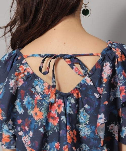 Andemiu（アンデミュウ）の「ラッフルフラワーブラウス785913（シャツ/ブラウス・レディース・ネイビー/ホワイト・FREE）」の9枚目の写真