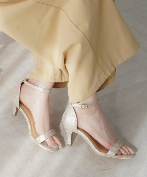 AmiAmi（アミアミ）の「アンクルストラップサンダルピンヒール（サンダル・レディース・プラム/ホワイト×シルバー/イエロー/ストライプ/パイソン/レッド/ブラック/ベージュ系その他/ブラック系その他/グレイッシュベージュ/ベージュ系その他2/ブルー/グリーン系その他/カーキ/ライトグレー/コーラル/ブラウン/ホワイト/ブラック系その他2・L/LL/M/S/SS）」の10枚目の写真