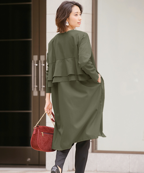 Pierrot（ピエロ）の「バックフリルデザインアウター（ノーカラージャケット・レディース・ダークネイビー/グリーン系その他/ベージュ/ライトカーキ/ライトベージュ・M/L）」の5枚目の写真