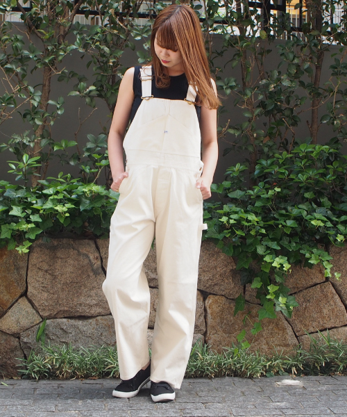 【最終値下げ】リー　Lee オーバーオール　オフホワイト Lee（リー）の「【Lee】DUNGAREES OVER ALL（サロペット
