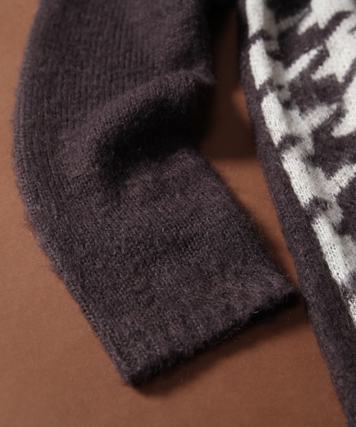 Soareak(ソアリーク)の「チドリガラニットトップス(ニット/セーター・レディース・ダークグレー/ベージュ・MEDIUM)」の8枚目の写真