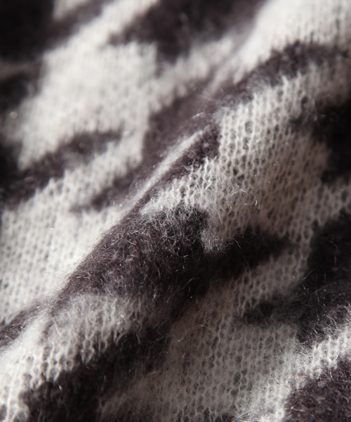 Soareak(ソアリーク)の「チドリガラニットトップス(ニット/セーター・レディース・ダークグレー/ベージュ・MEDIUM)」の9枚目の写真