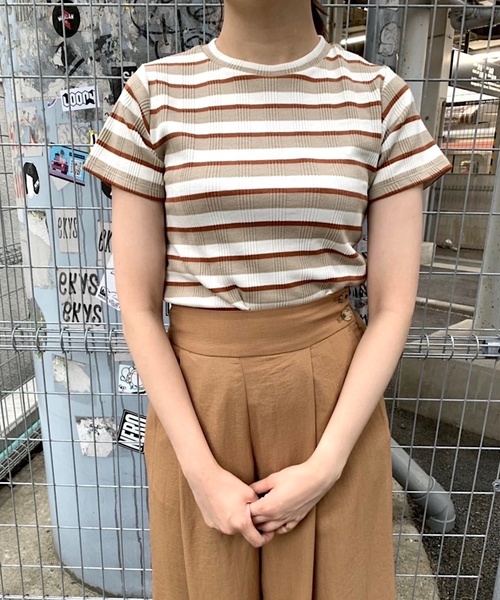 Culture Medium(カルチャーミディアム)の「先染めマルチボーダーリブTOPS(Tシャツ/カットソー・レディース・ベージュ/パープル/ネイビー/サックスブルー・FREE)」の3枚目の写真