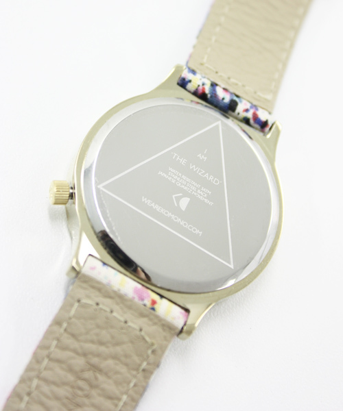WHO'S WHO gallery（フーズフーギャラリー）の「【KOMONO】WIZARD PRINT（アナログ腕時計・メンズ・アイボリー/ブラック/ベージュ・FREE）」の7枚目の写真