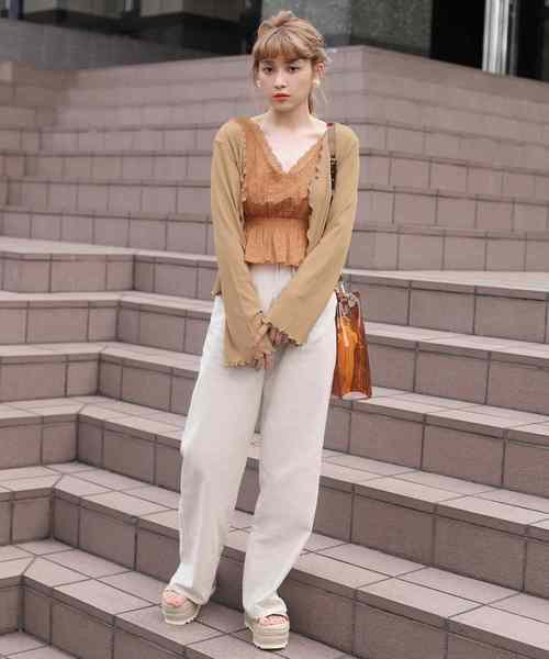 one after another NICE CLAUP（ワンアフターアナザーナイスクラップ）の「レースビスチェセットテレコカーディガン（アンサンブル・レディース・ベージュ/オフホワイト/テラコッタ・FREE）」の5枚目の写真