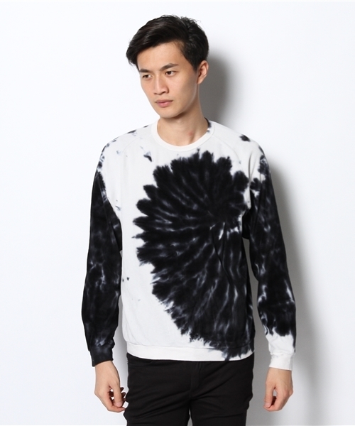 And A（アンドエー）の「TIE DYE FREEDOM CREW (SUNNY SPORTS)（スウェット・メンズ・ブラック/ネイビー・SMALL/MEDIUM）」の3枚目の写真