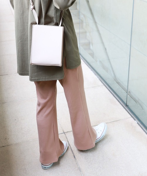 andme(アンドミー)の「カットリブニットソーフレアパンツ(その他パンツ・レディース・ブラック/オフホワイト/グレー系その他/ベージュ/ブルー系その他/グリーン/ライトブラウン/チャコールグレー/ブラウン・M/L)」の7枚目の写真