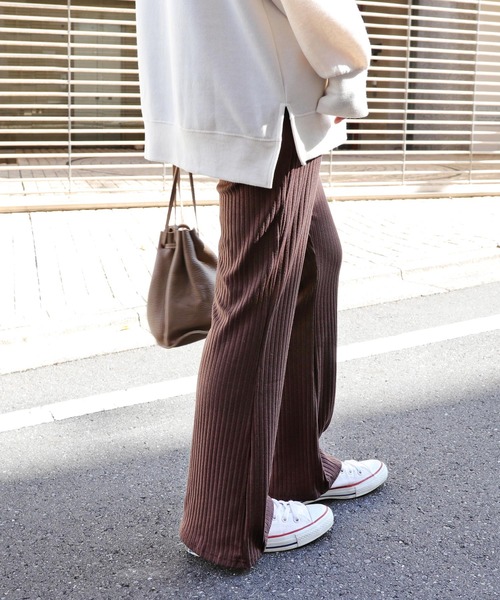 andme(アンドミー)の「カットリブニットソーフレアパンツ(その他パンツ・レディース・ブラック/オフホワイト/グレー系その他/ベージュ/ブルー系その他/グリーン/ライトブラウン/チャコールグレー/ブラウン・M/L)」の22枚目の写真