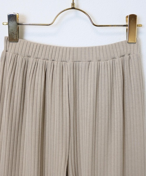 andme(アンドミー)の「カットリブニットソーフレアパンツ(その他パンツ・レディース・ブラック/オフホワイト/グレー系その他/ベージュ/ブルー系その他/グリーン/ライトブラウン/チャコールグレー/ブラウン・M/L)」の10枚目の写真