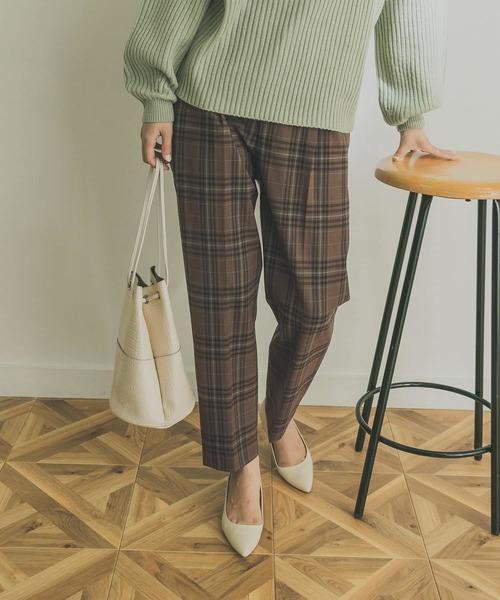 URBAN RESEARCH(アーバンリサーチ)の「チェックストレッチテーパードパンツ(パンツ)」|モカ